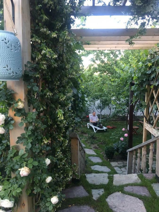 My Garden Hotell Tbilisi Exteriör bild